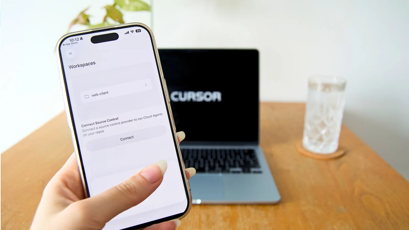 Cursor vydal iOS appku: Dohlédněte na své AI agenty pohodlně i na cestách