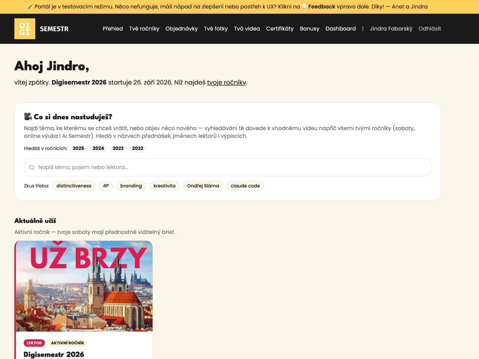 Případová studie: Jak jsem vibe codingem postavil informační systém pro 2 000+ absolventů Digisemestru